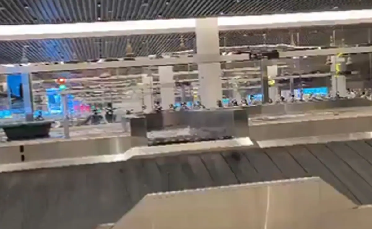 https://salarnews.in/public/uploads/images/newsimages/maannewsimage10052024_211132_Leaky roof in Terminal 2.webp